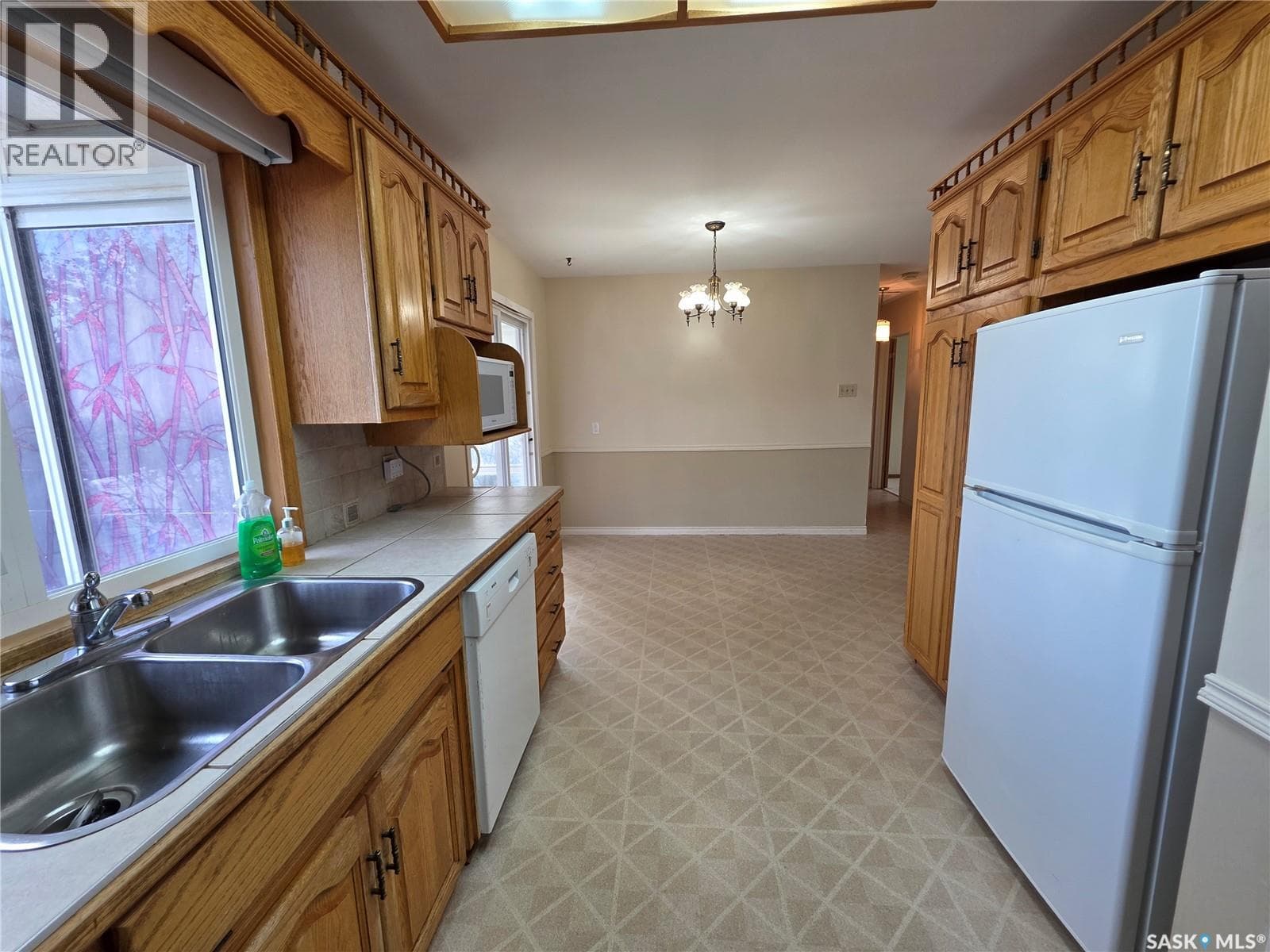 1446 Taylor DRIVE — photo 4