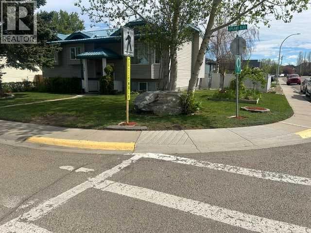 144 Upland Boulevard W — photo 2