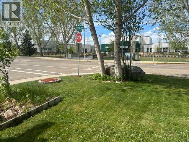 144 Upland Boulevard W — photo 3