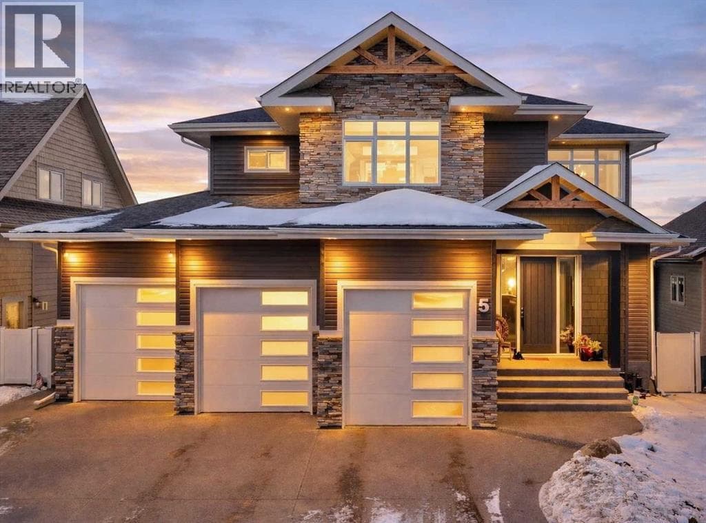 5 Leonard Close