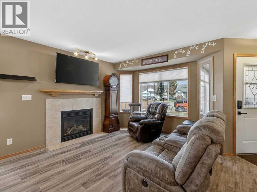 4366 54A Avenue Close — photo 5