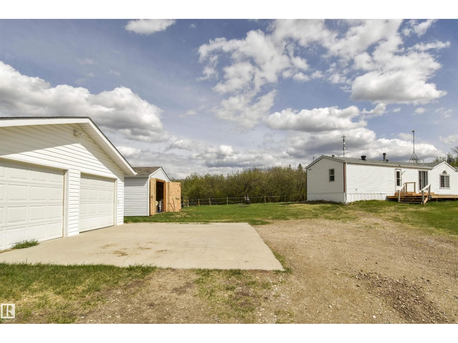 40, 2320 Twp Rd 540 — photo 4