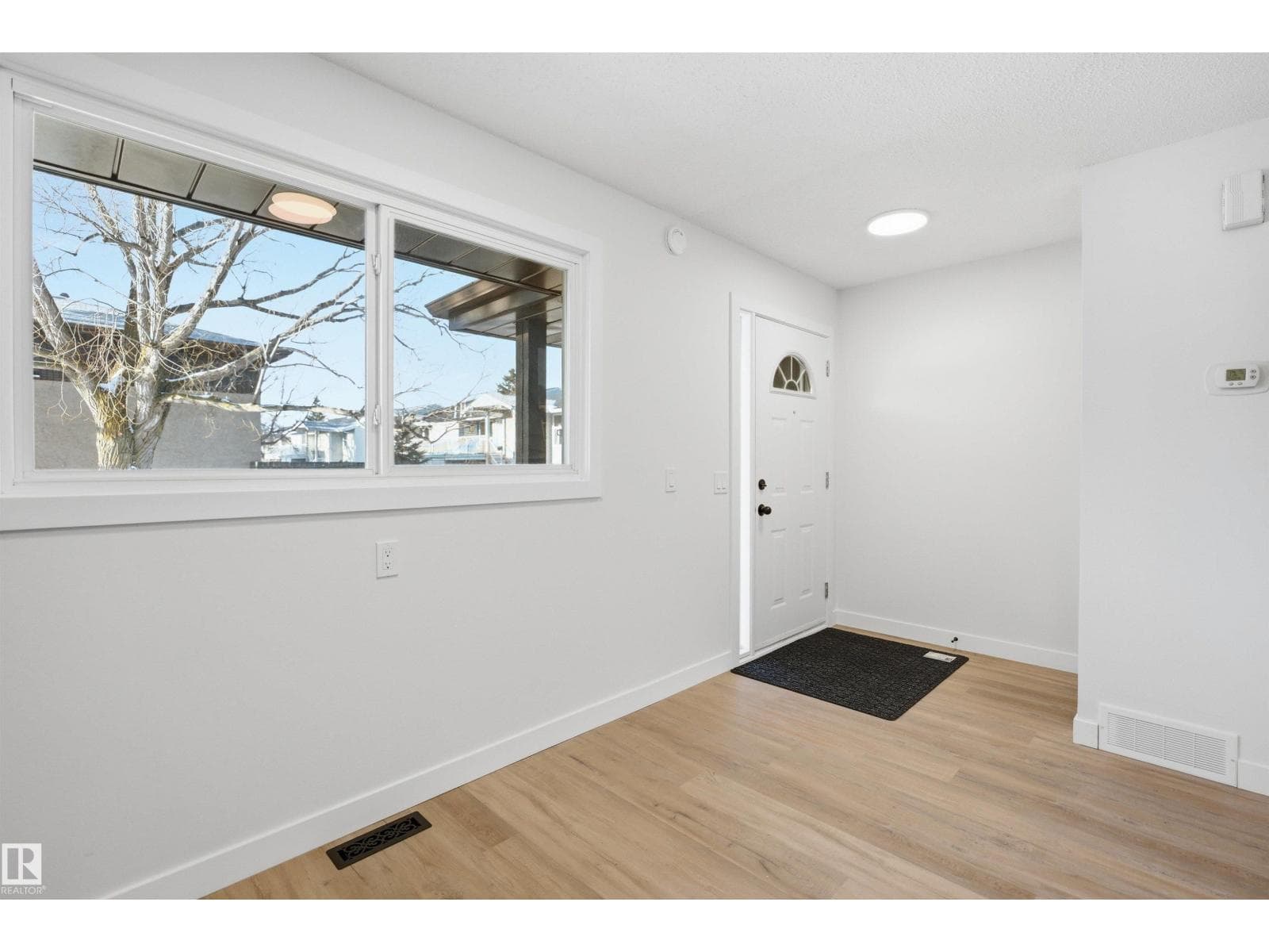 1706 37 ST NW — photo 3