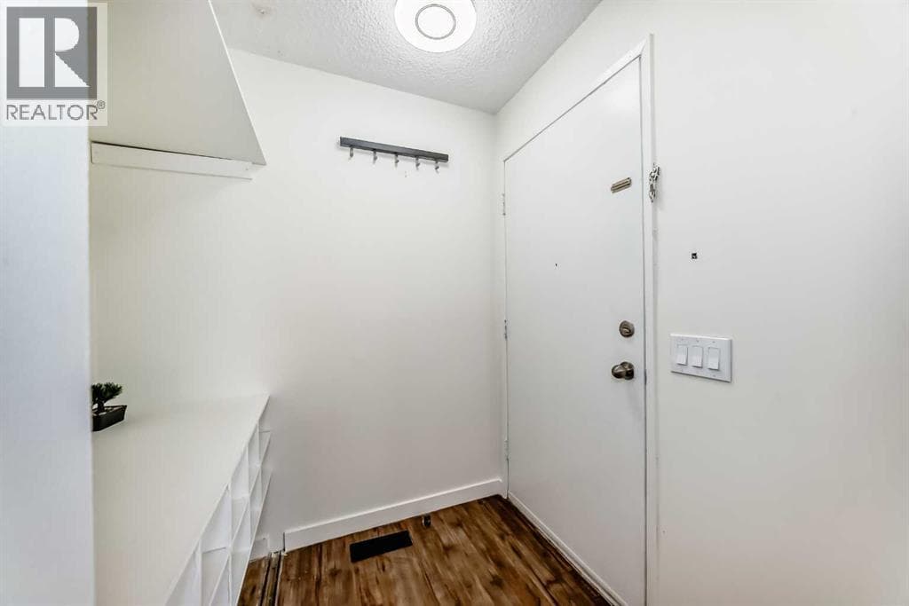25 Erin Ridge Road SE — photo 2