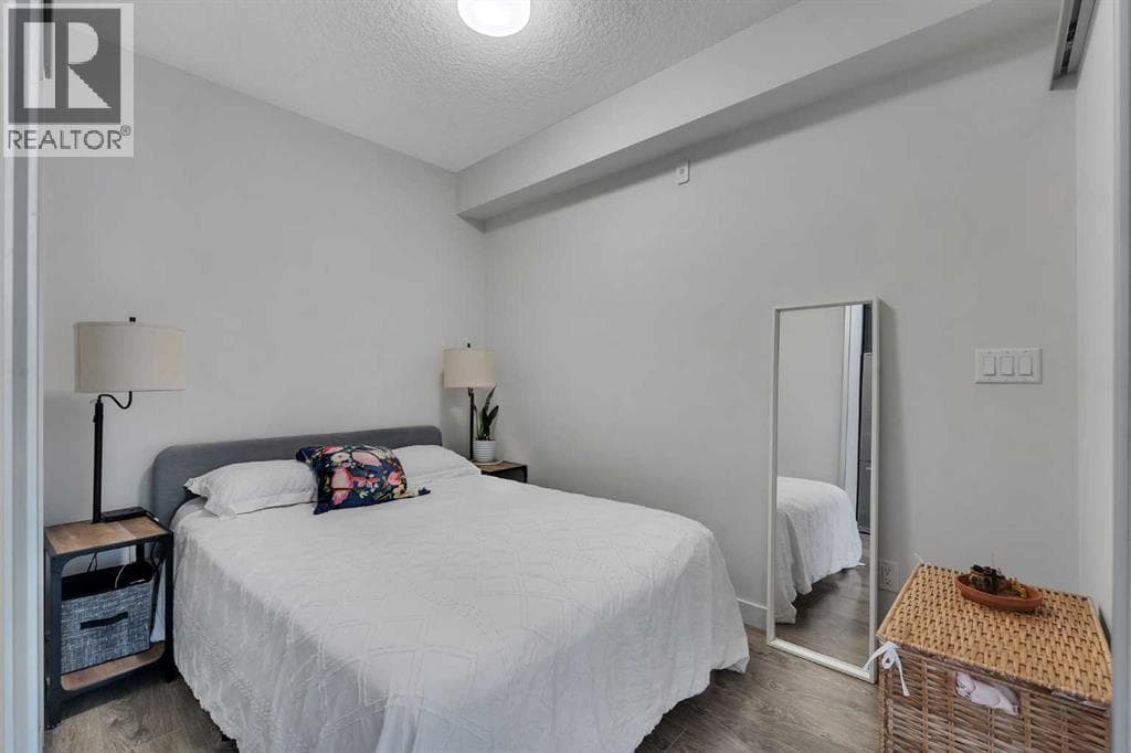 220, 323 20 Avenue SW — photo 5