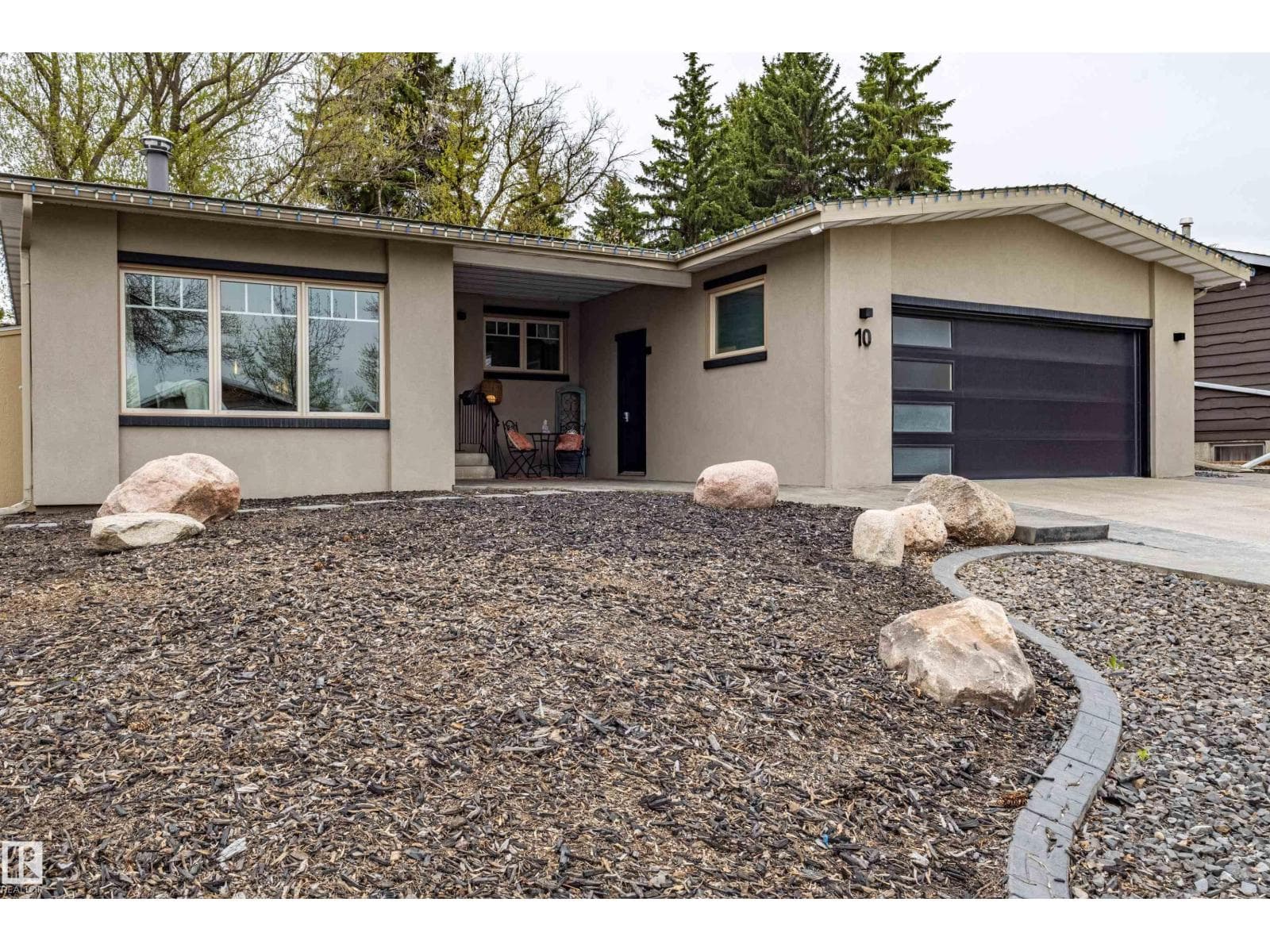 10 BRUNSWICK CR