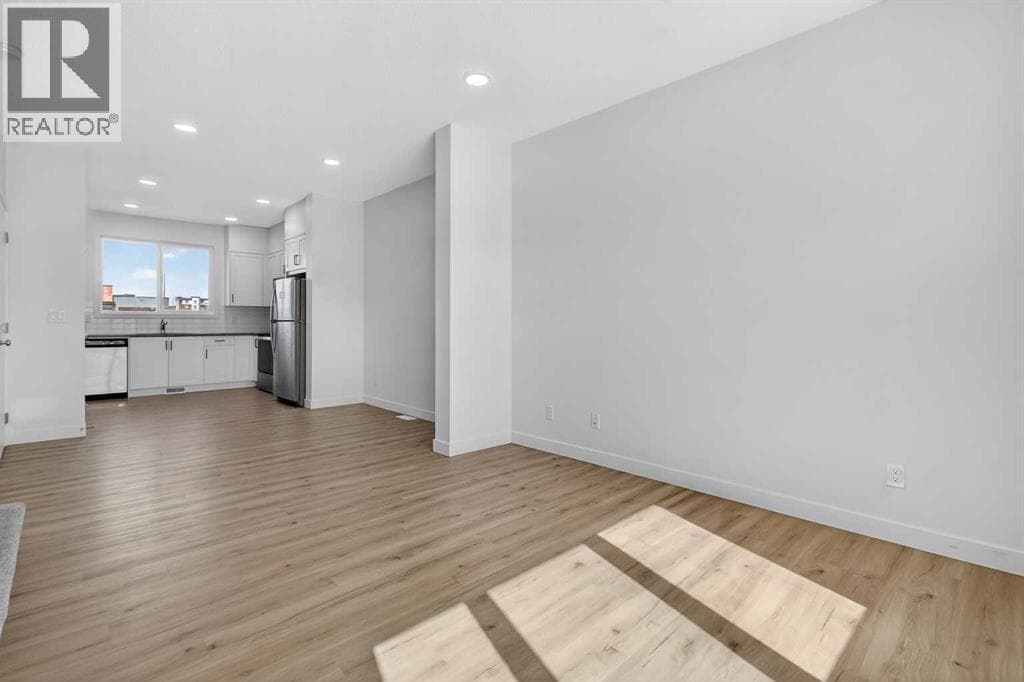 216 142 Avenue NW — photo 5