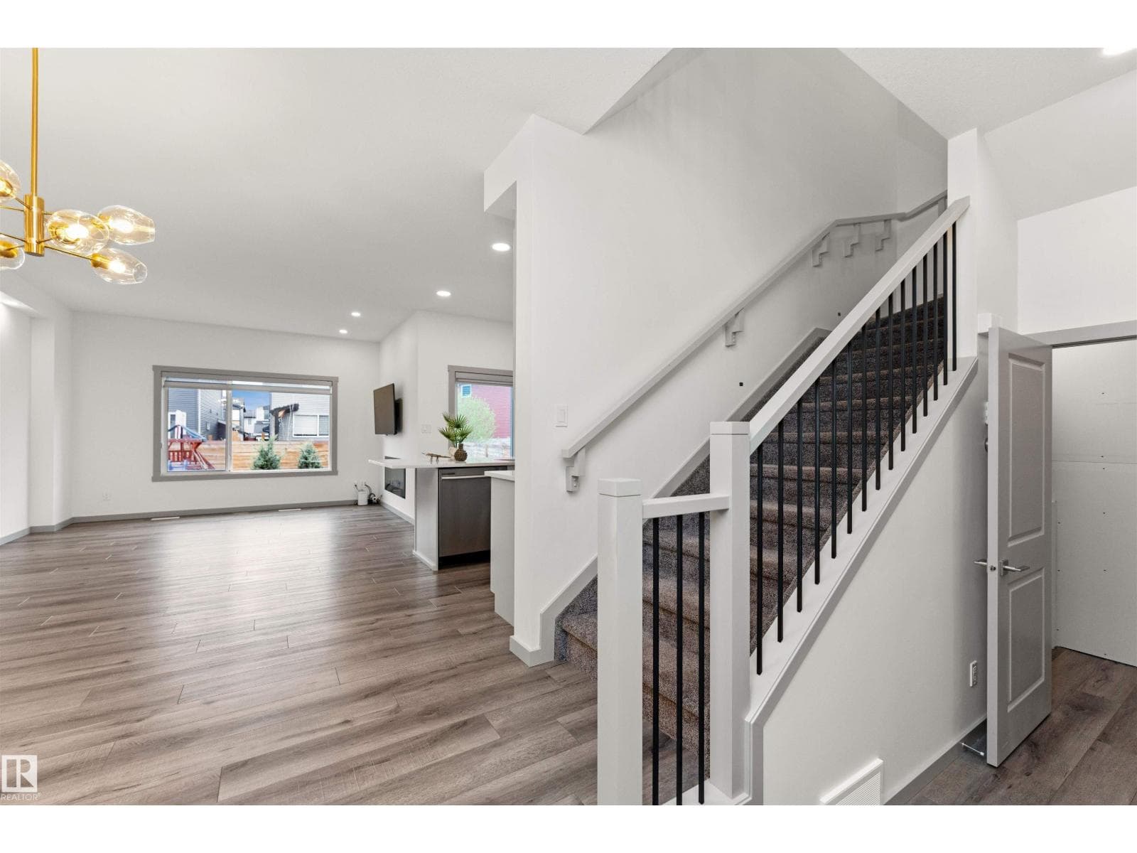 2330 KELLY CI SW — photo 5