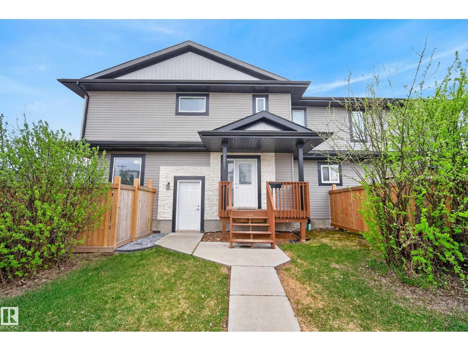 14921 90 AV NW