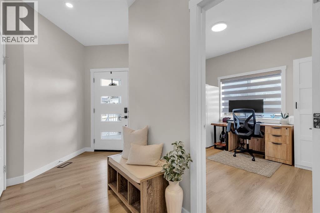 315 Monterey Place SE — photo 2