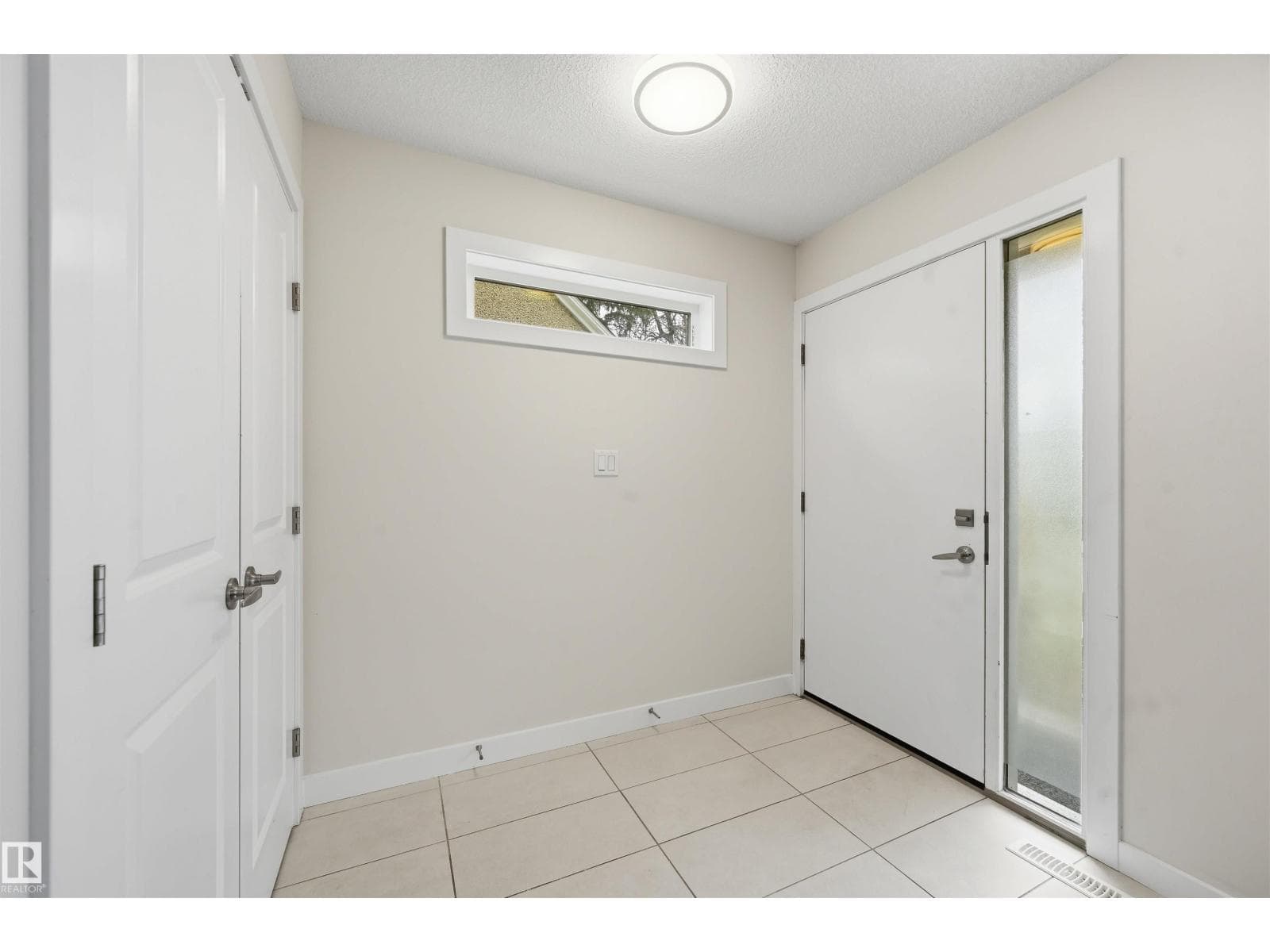 11146 78 AV NW — photo 2