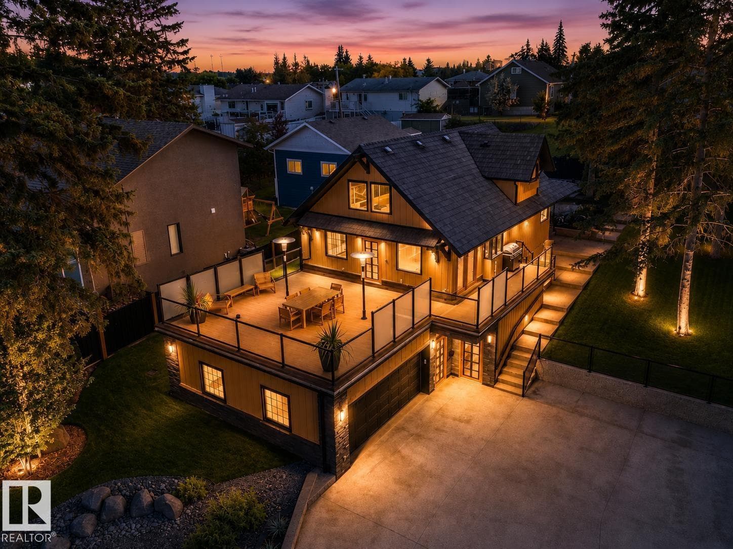 305 LAKESHORE DR