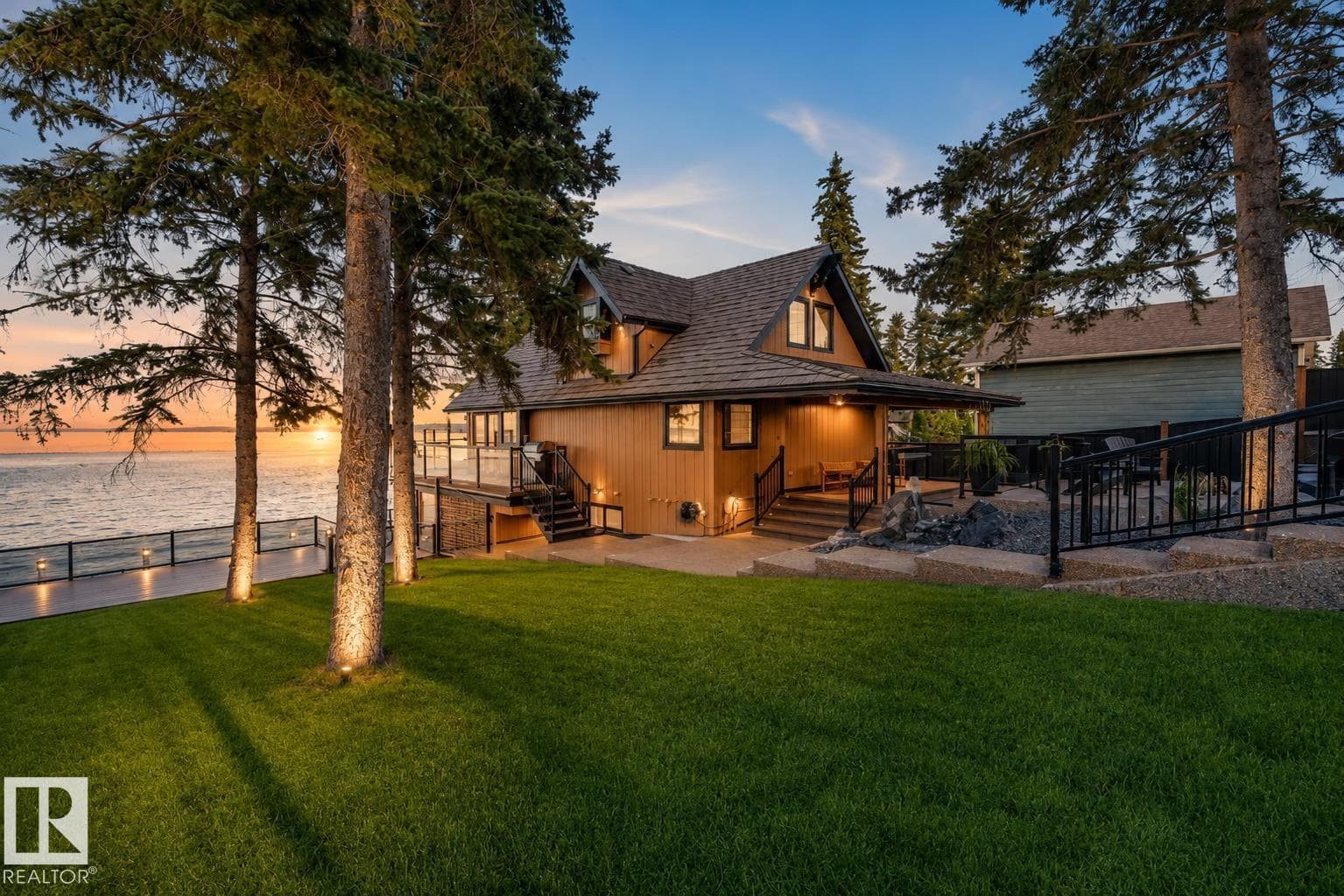 305 LAKESHORE DR — photo 4