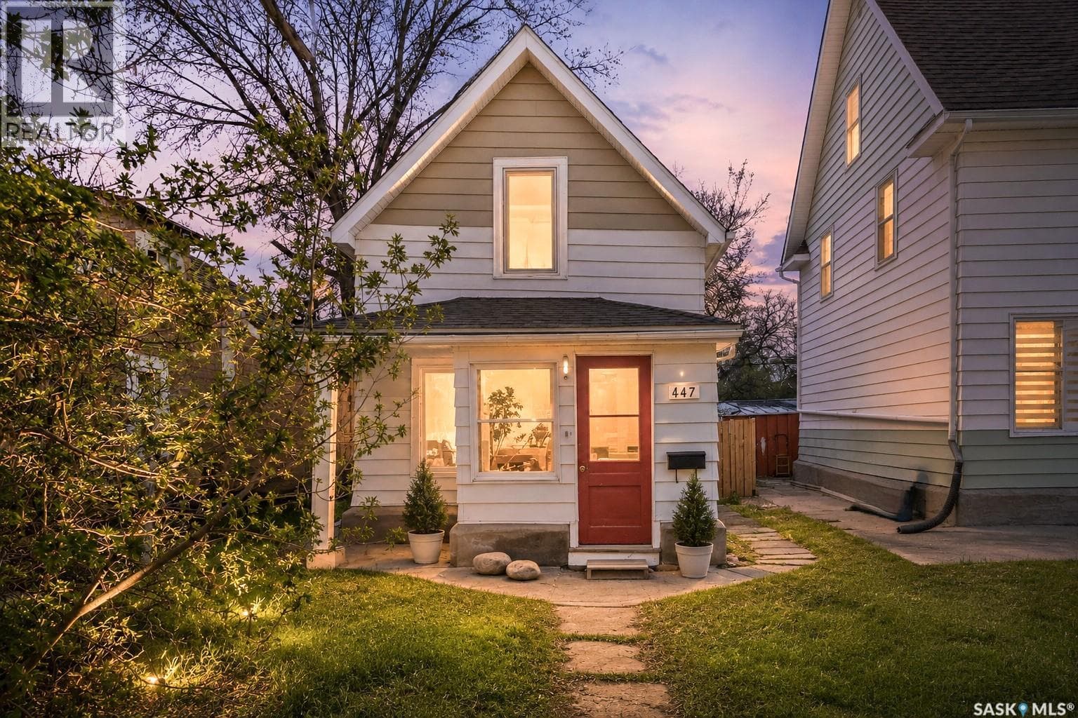 447 Athabasca STREET W