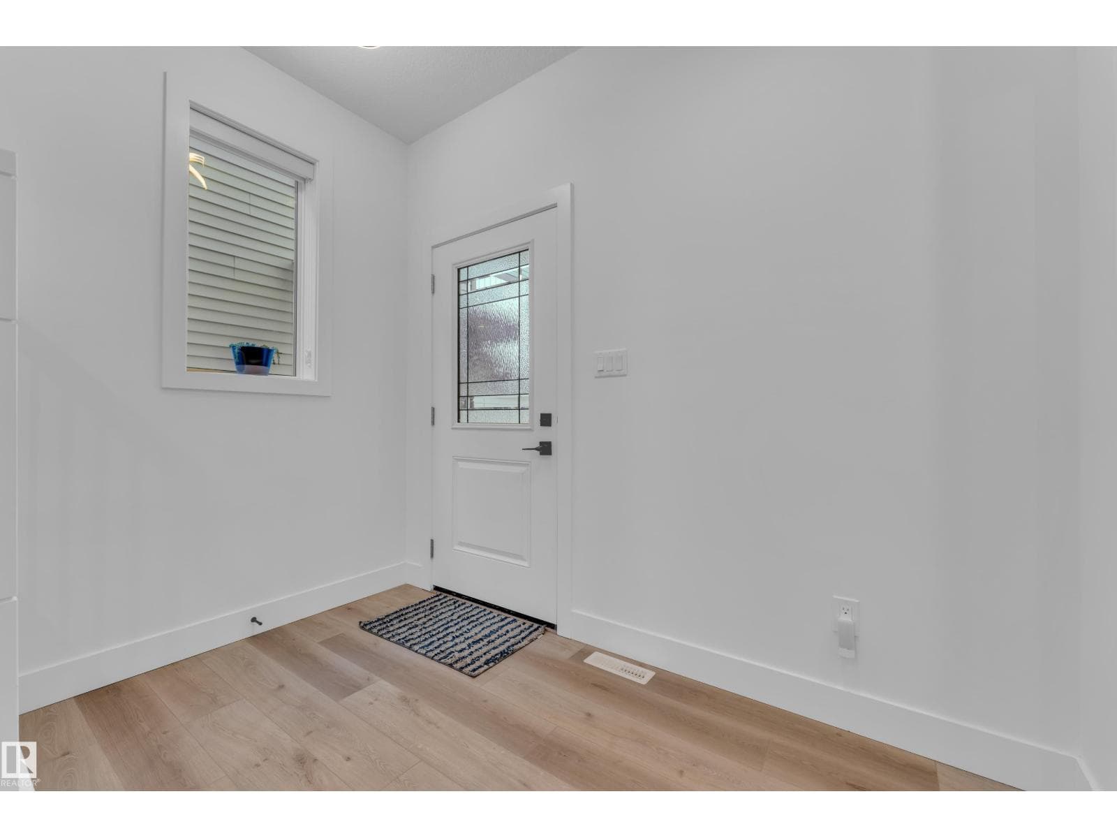 9 HUNTER PL — photo 5