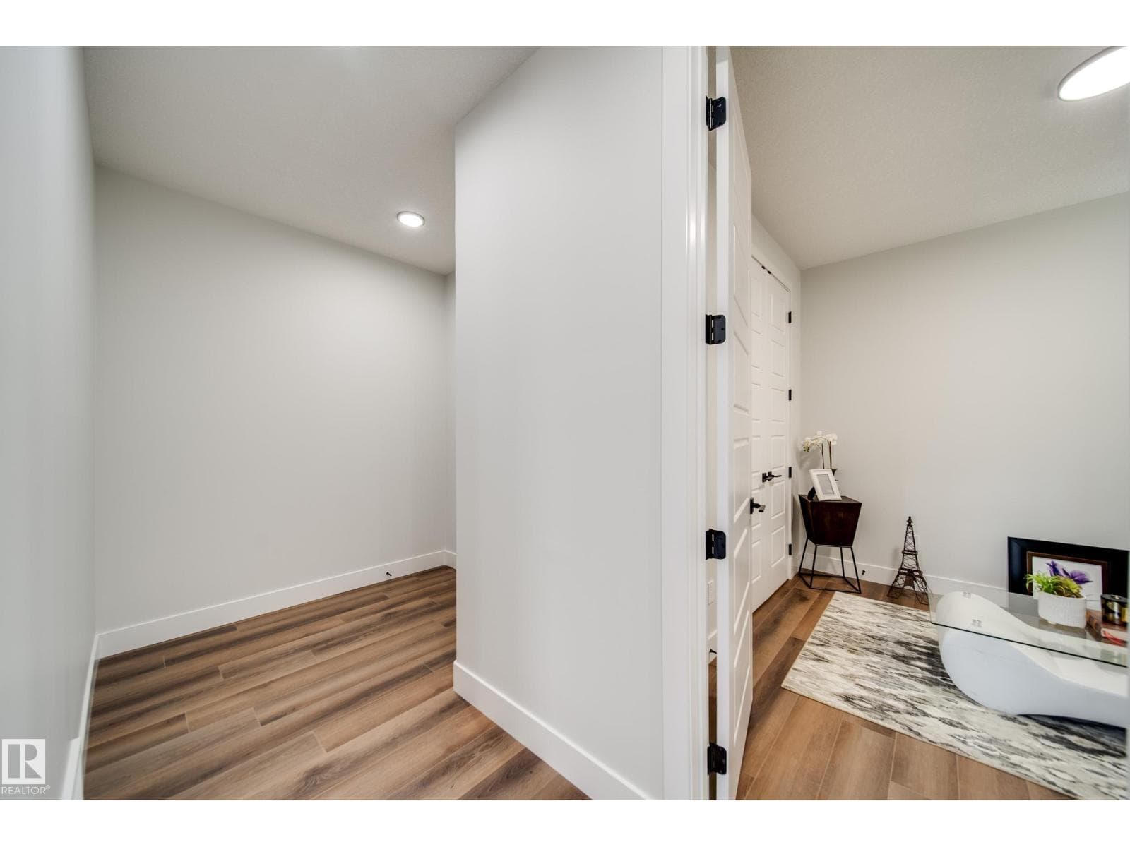 8808 183 AV NW — photo 4
