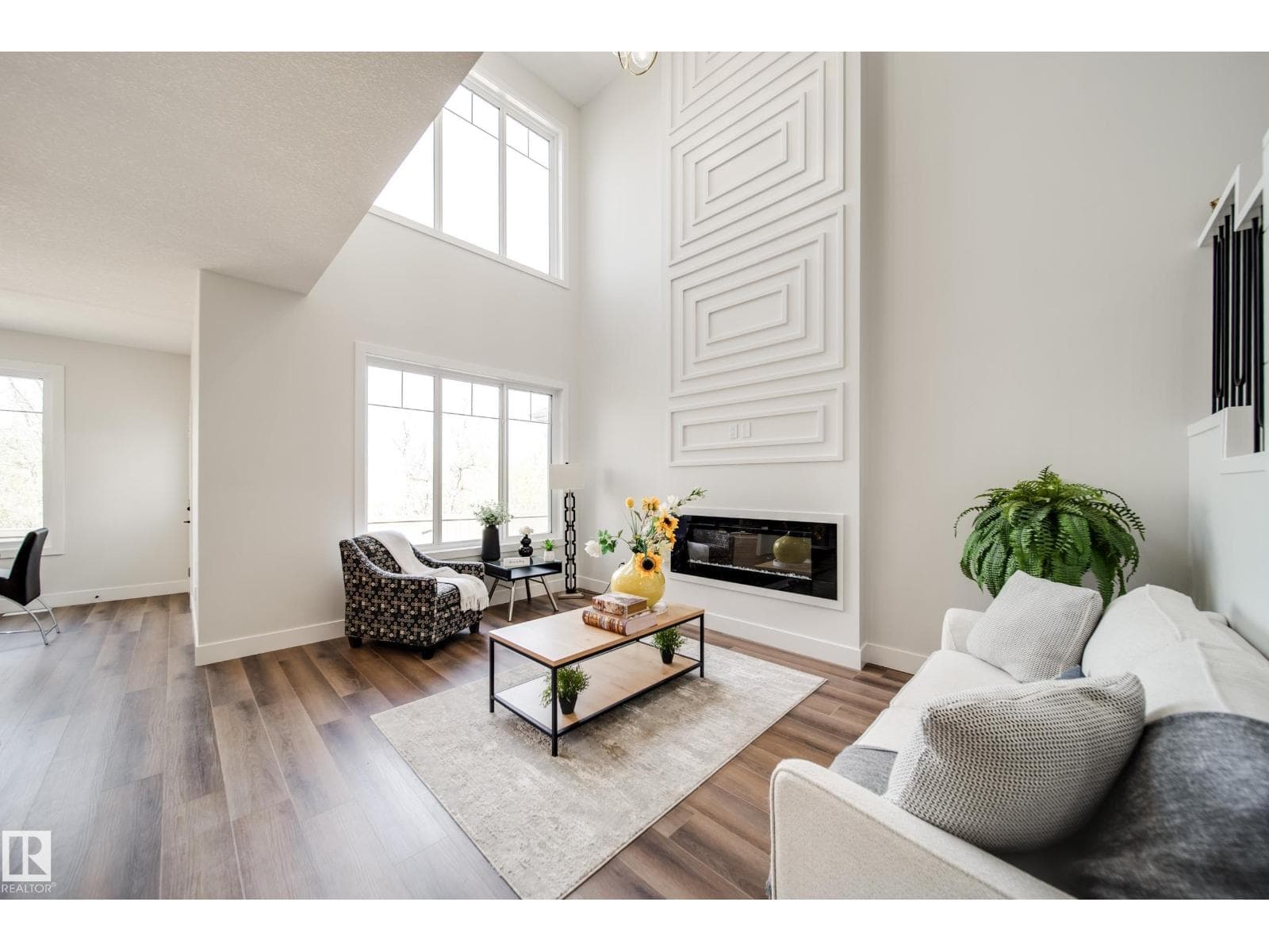 8808 183 AV NW