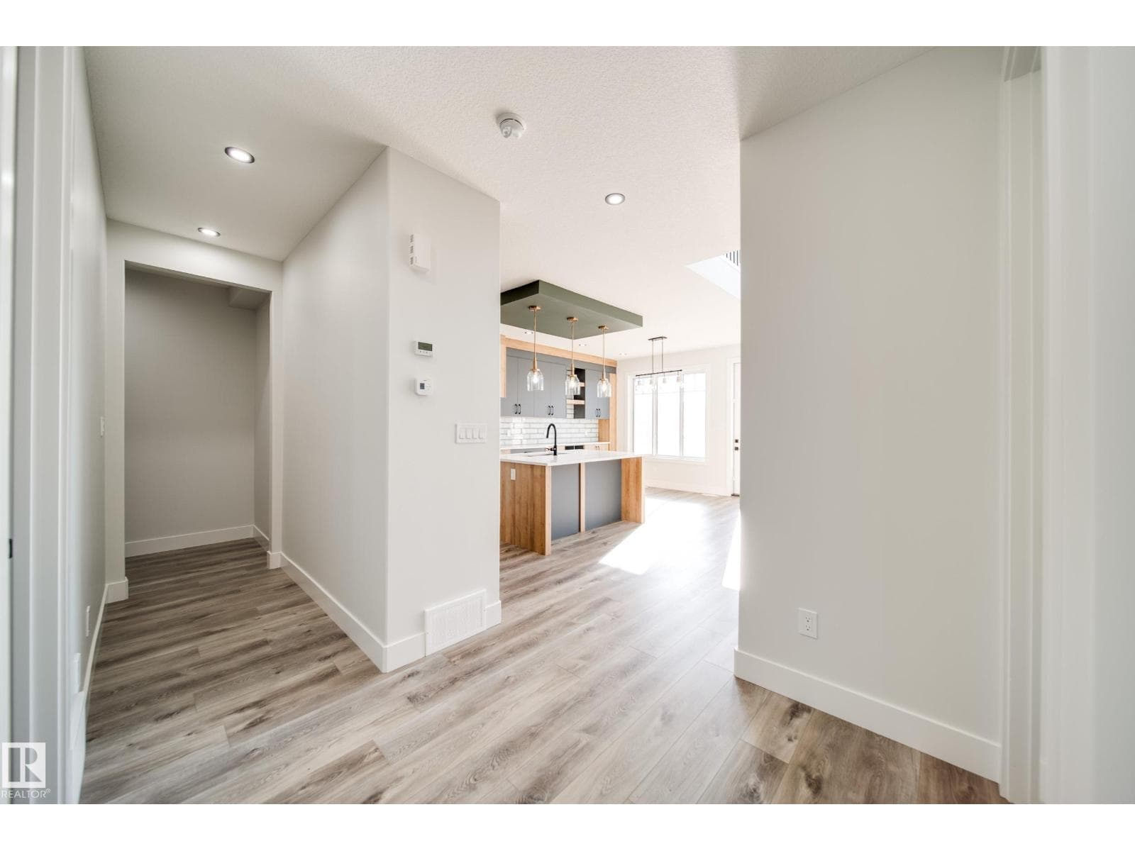 8515 183 AV NW — photo 3