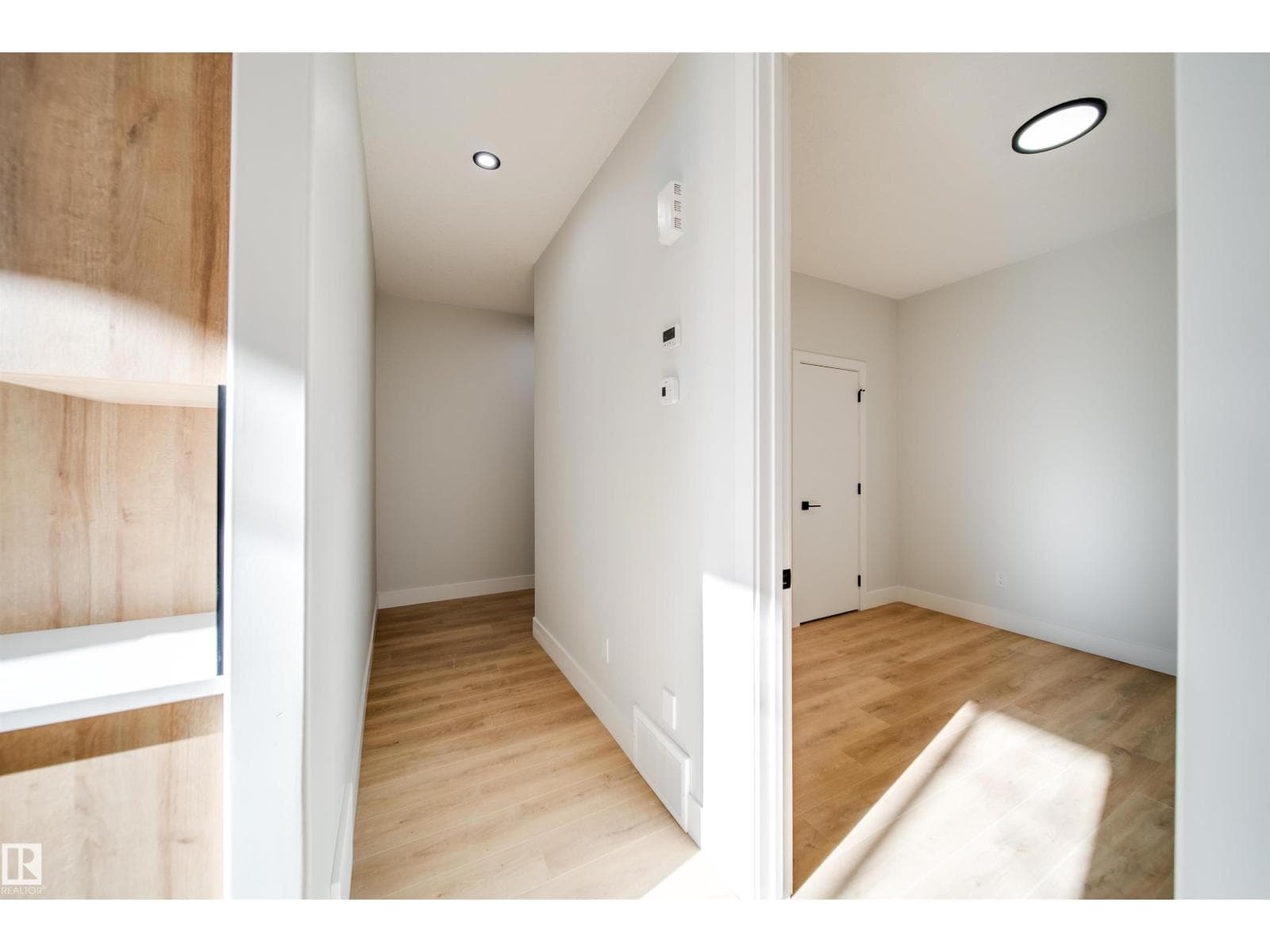 8603 183 AV NW — photo 3