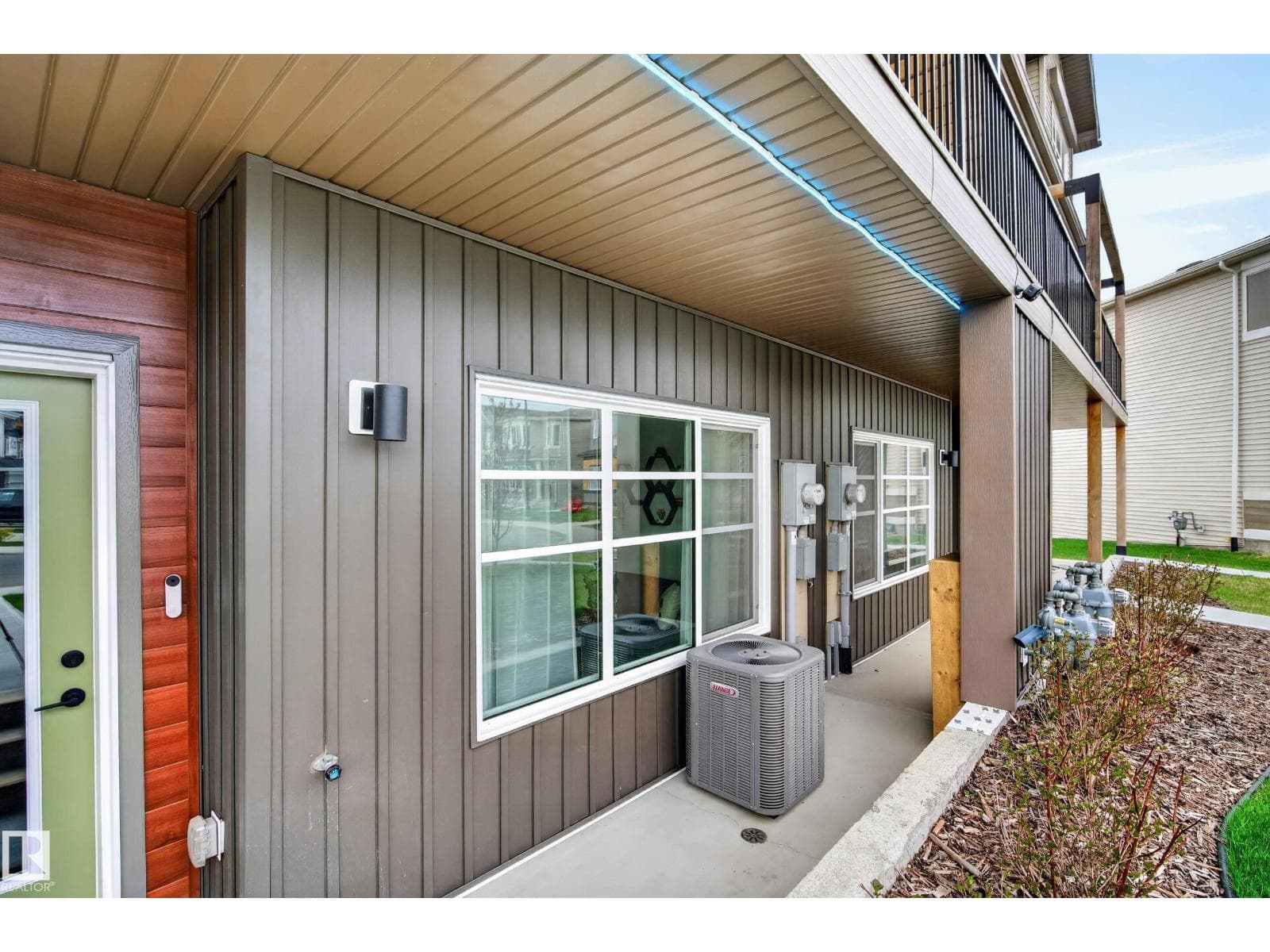 512 37 ST SW — photo 3