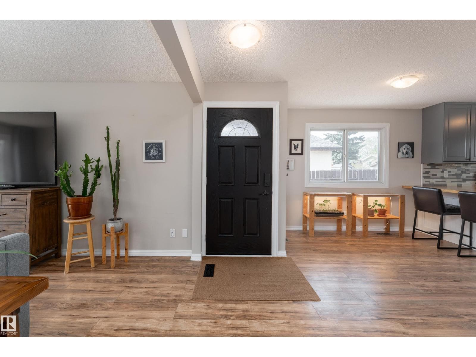 8122 92A AV — photo 3