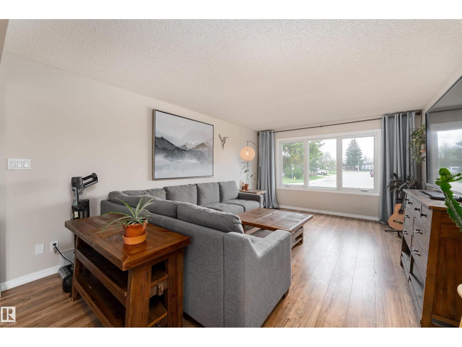 8122 92A AV — photo 4