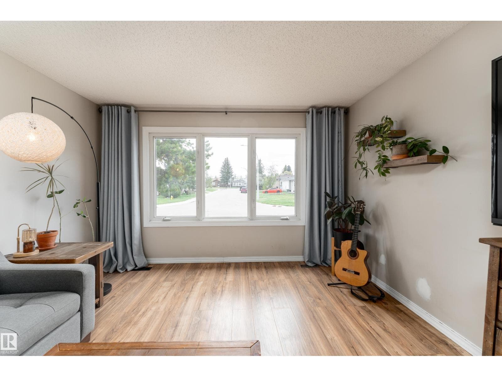 8122 92A AV — photo 5