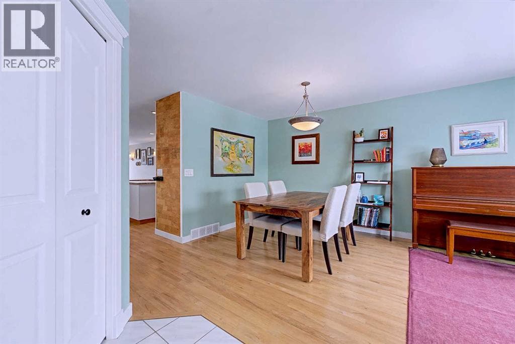 1631 16A Street SE — photo 3
