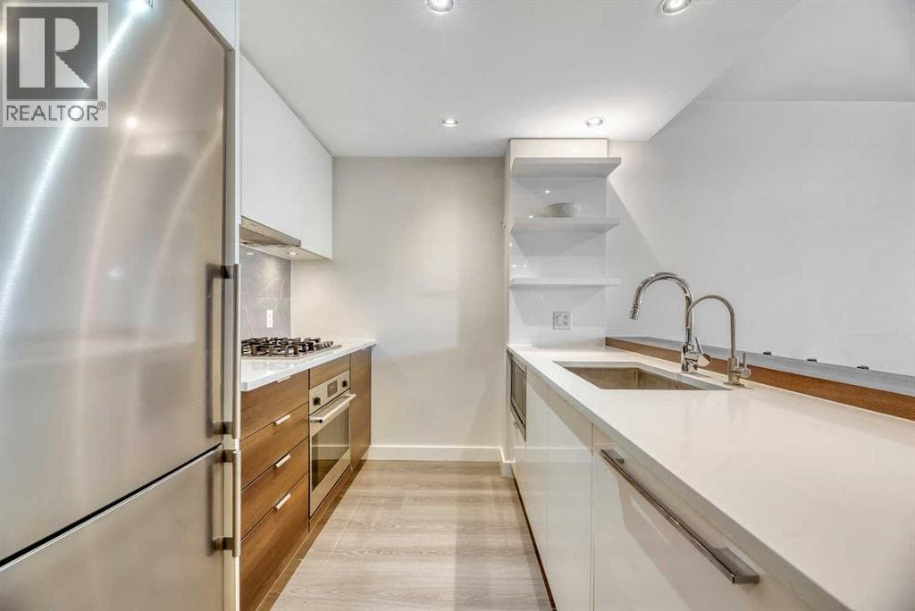 606, 108 Waterfront Court SW