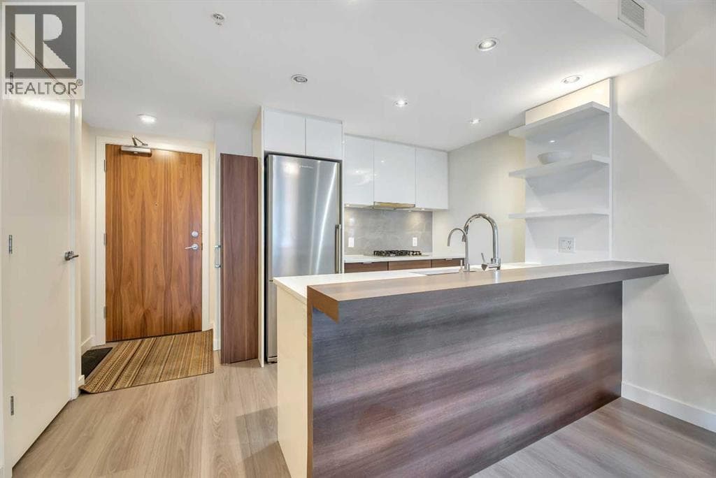 606, 108 Waterfront Court SW — photo 3