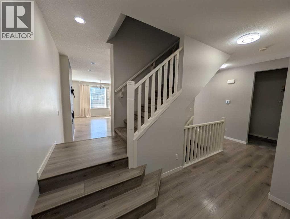 54 Seton Manor SE — photo 3