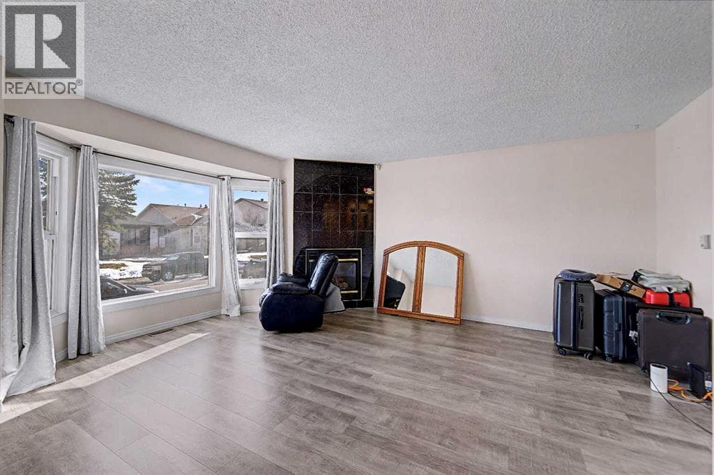 48 Whitworth Way NE — photo 5