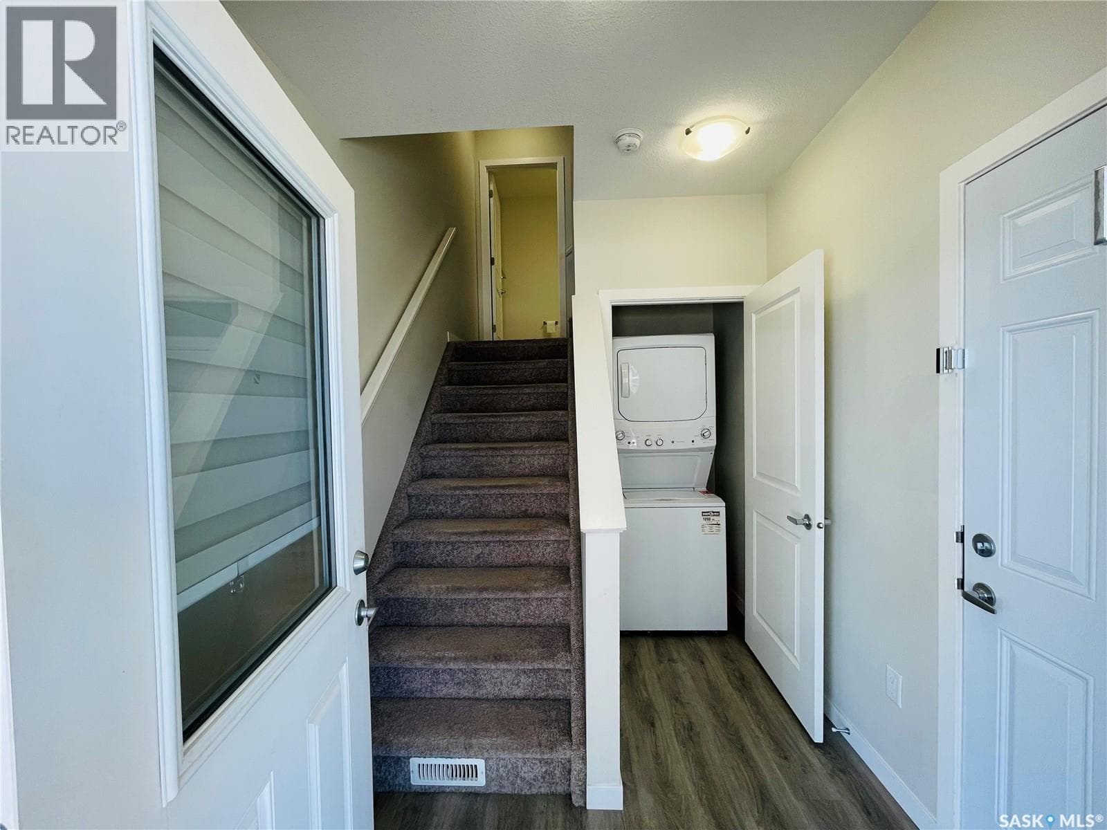 104 3367 Green Poppy STREET — photo 3