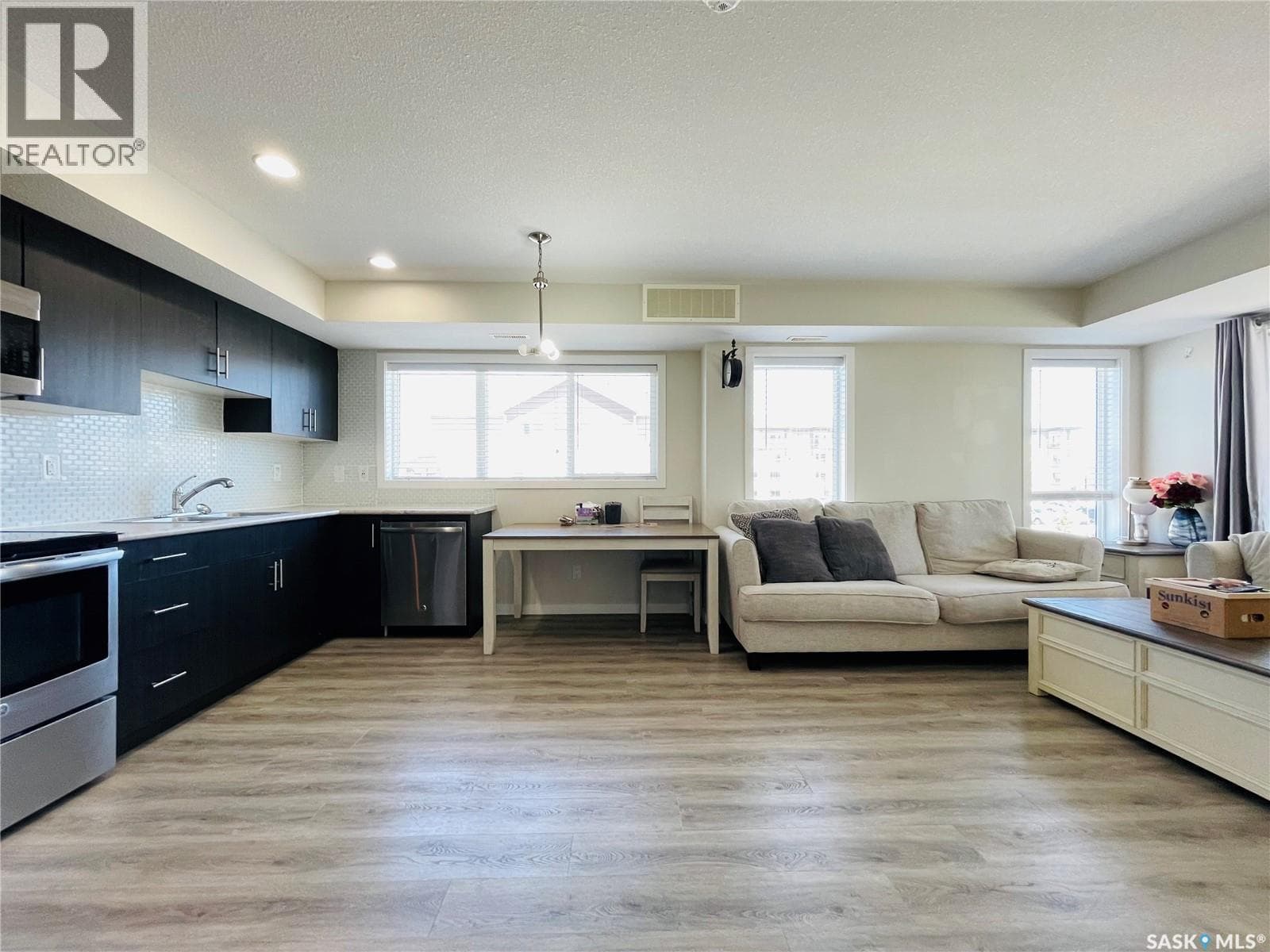 104 3367 Green Poppy STREET — photo 4