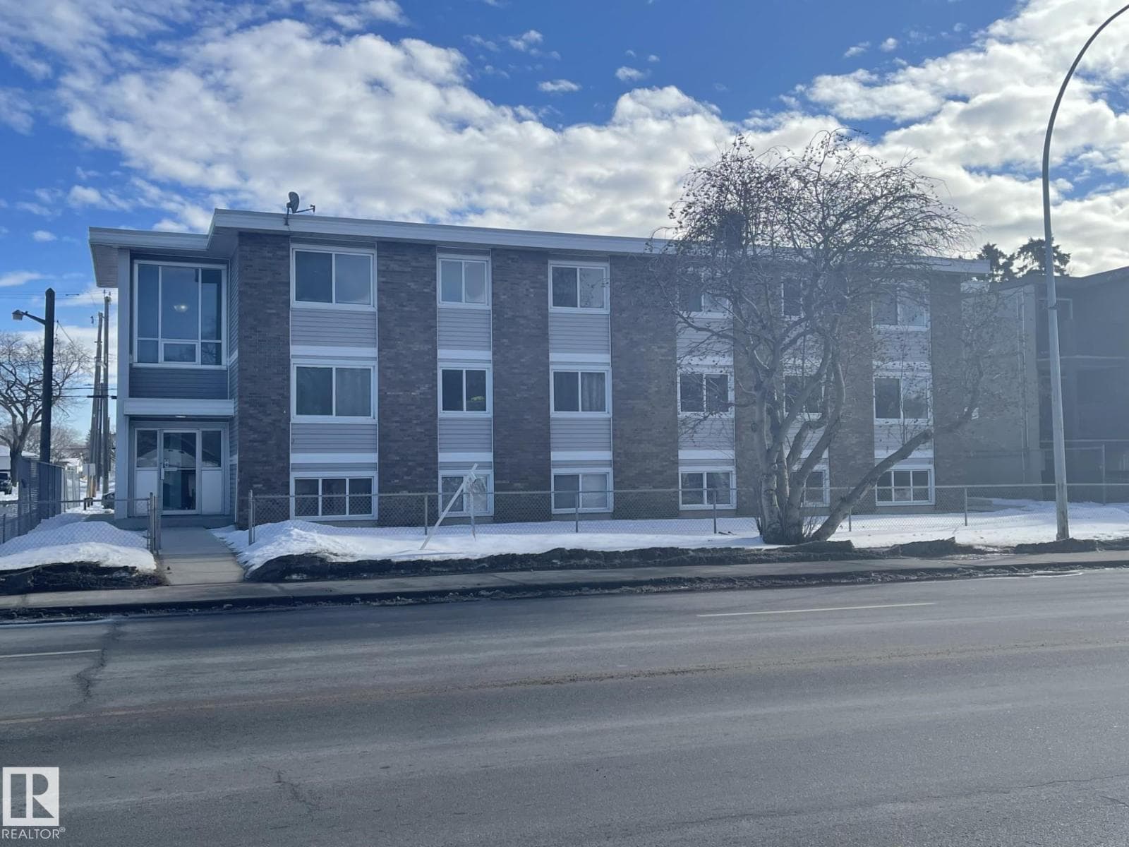 #303 12223 82 ST NW
