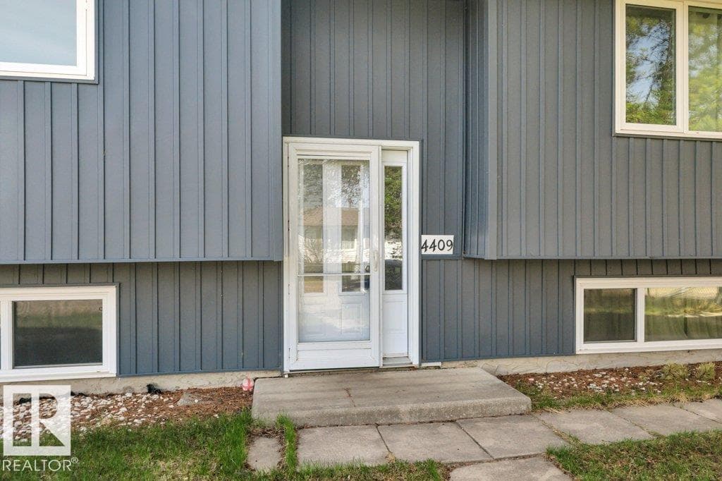 4409 42B AV — photo 2