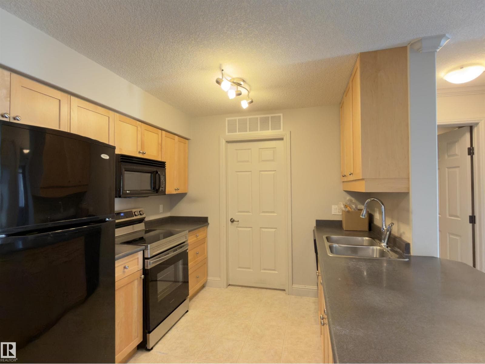 #428 13111 140 AV NW — photo 5