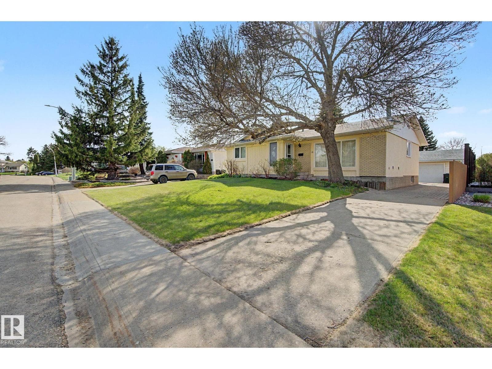 42 HAWKINS CR