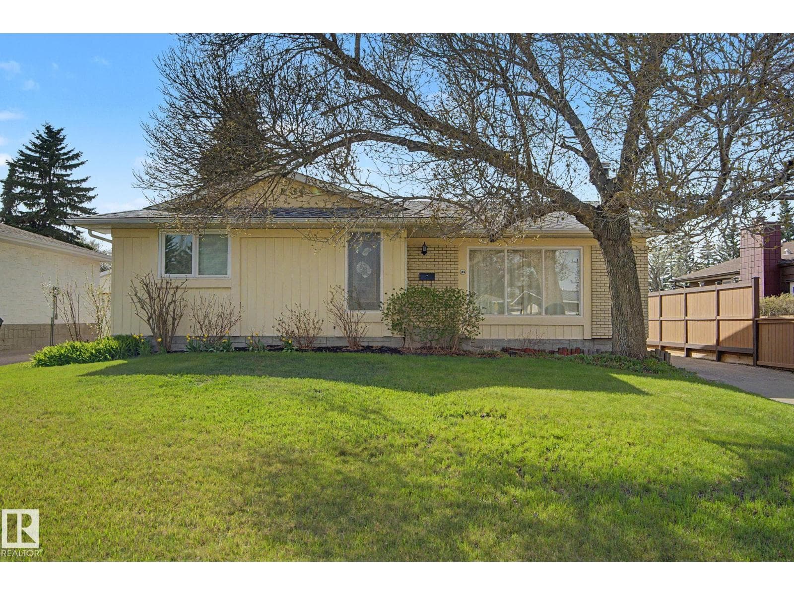 42 HAWKINS CR — photo 2