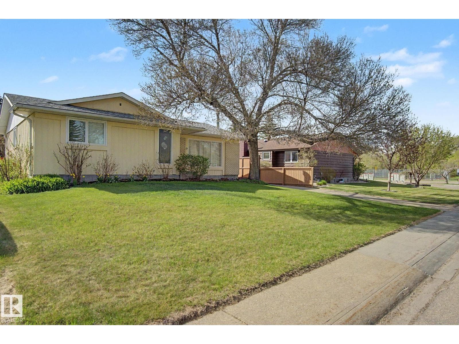42 HAWKINS CR — photo 3