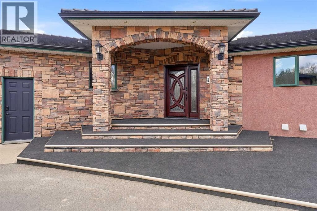 252072 Township Road 431A — photo 2