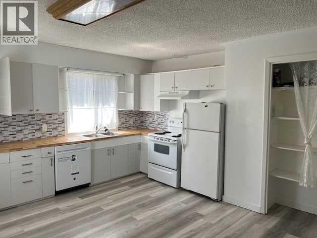 5269 52 Street — photo 2