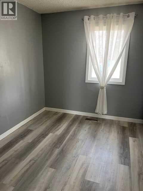 5269 52 Street — photo 3