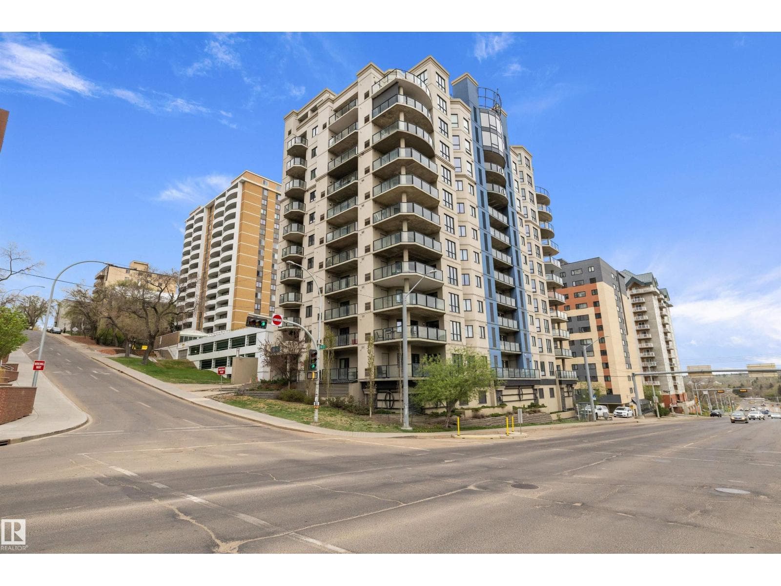 #904 9707 106 ST NW