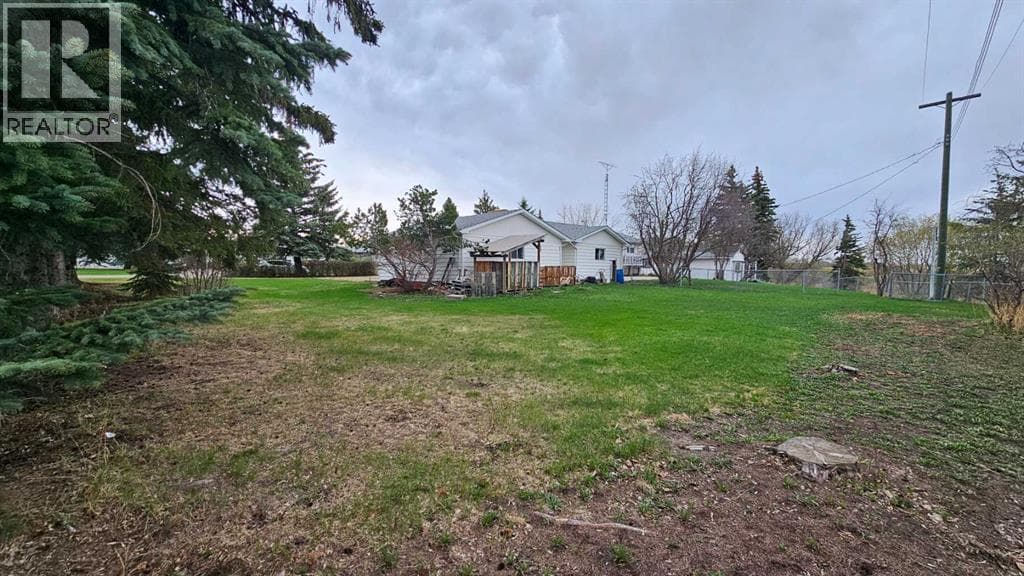 5209 51 Street — photo 5
