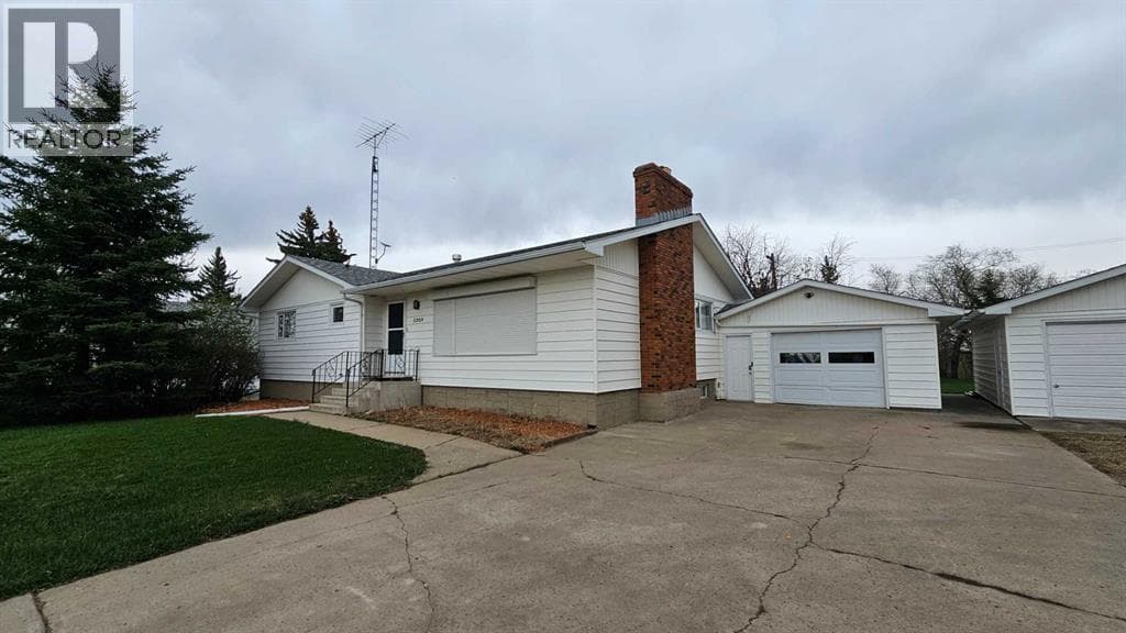 5209 51 Street — photo 2