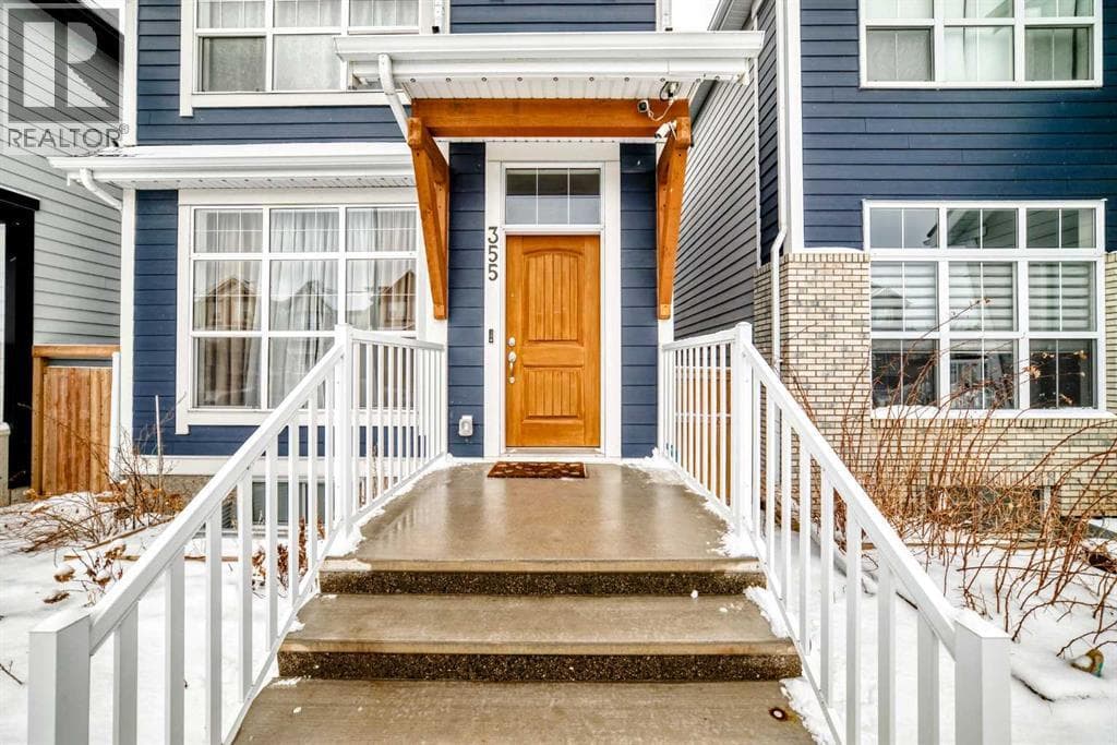 355 Masters Row SE — photo 2
