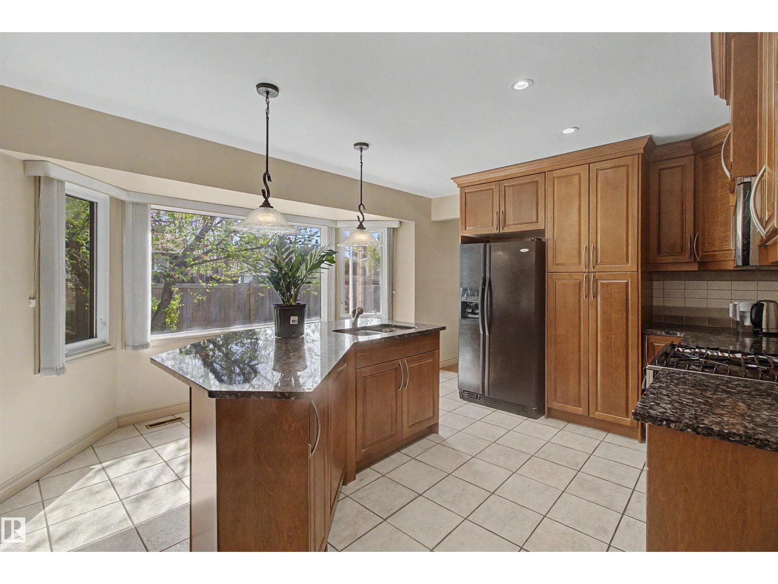 11617 26 AV NW — photo 4