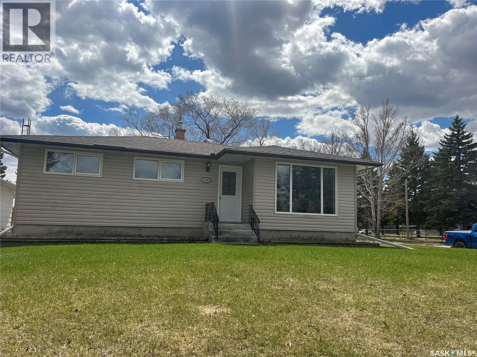 1001 Carlton DRIVE