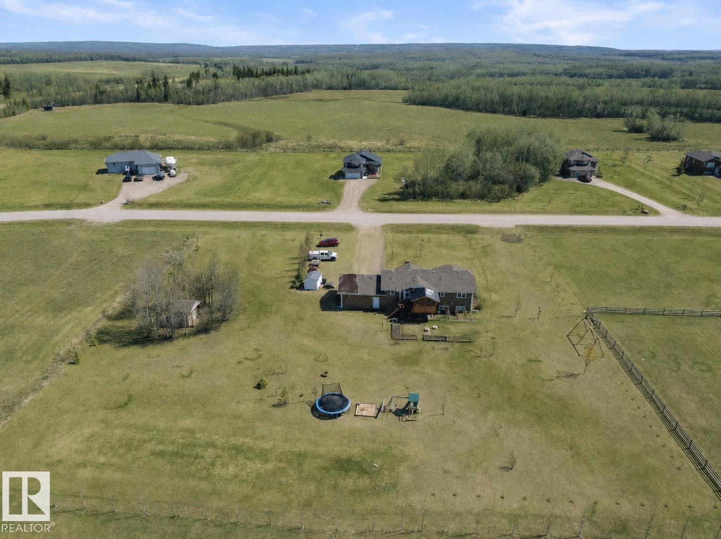 40 42011 Township Rd 624 — photo 2